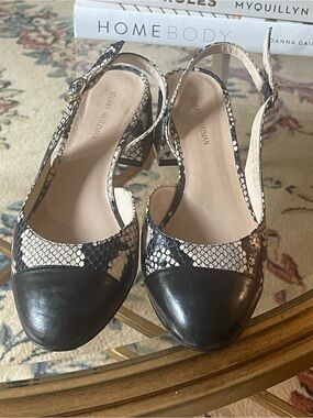 Stuart Weitzman Snakeskin Leather Slingback Pumps 6B